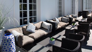 Salon patio